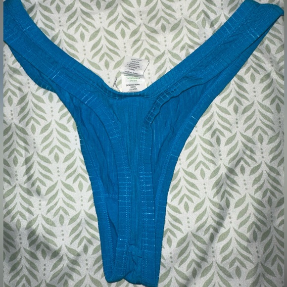 NWT FREE W/PURCHASE - Picture 4 of 4